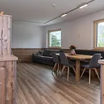 Montepart Zillertal Apartment Hainzenberg